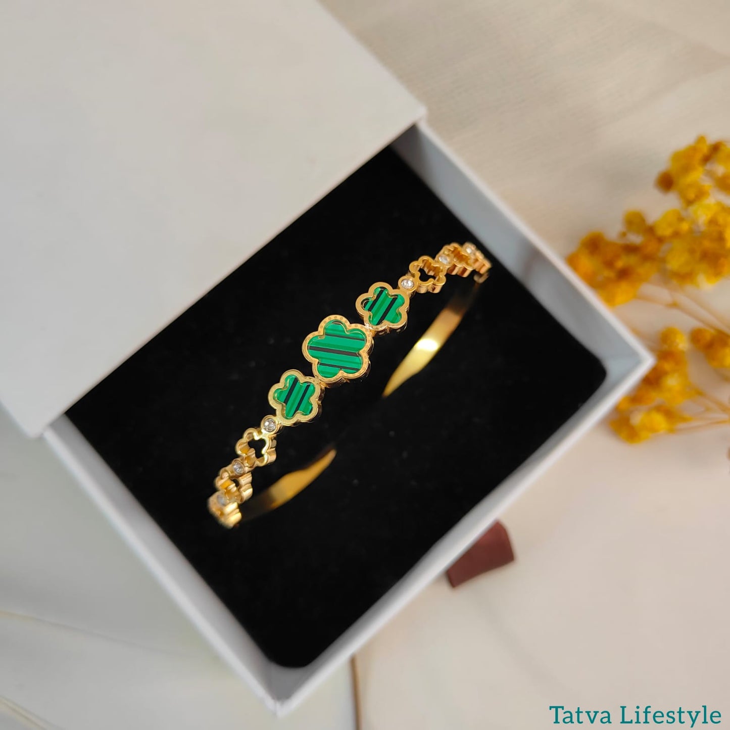 EMERALD DIAMOND BRACELET