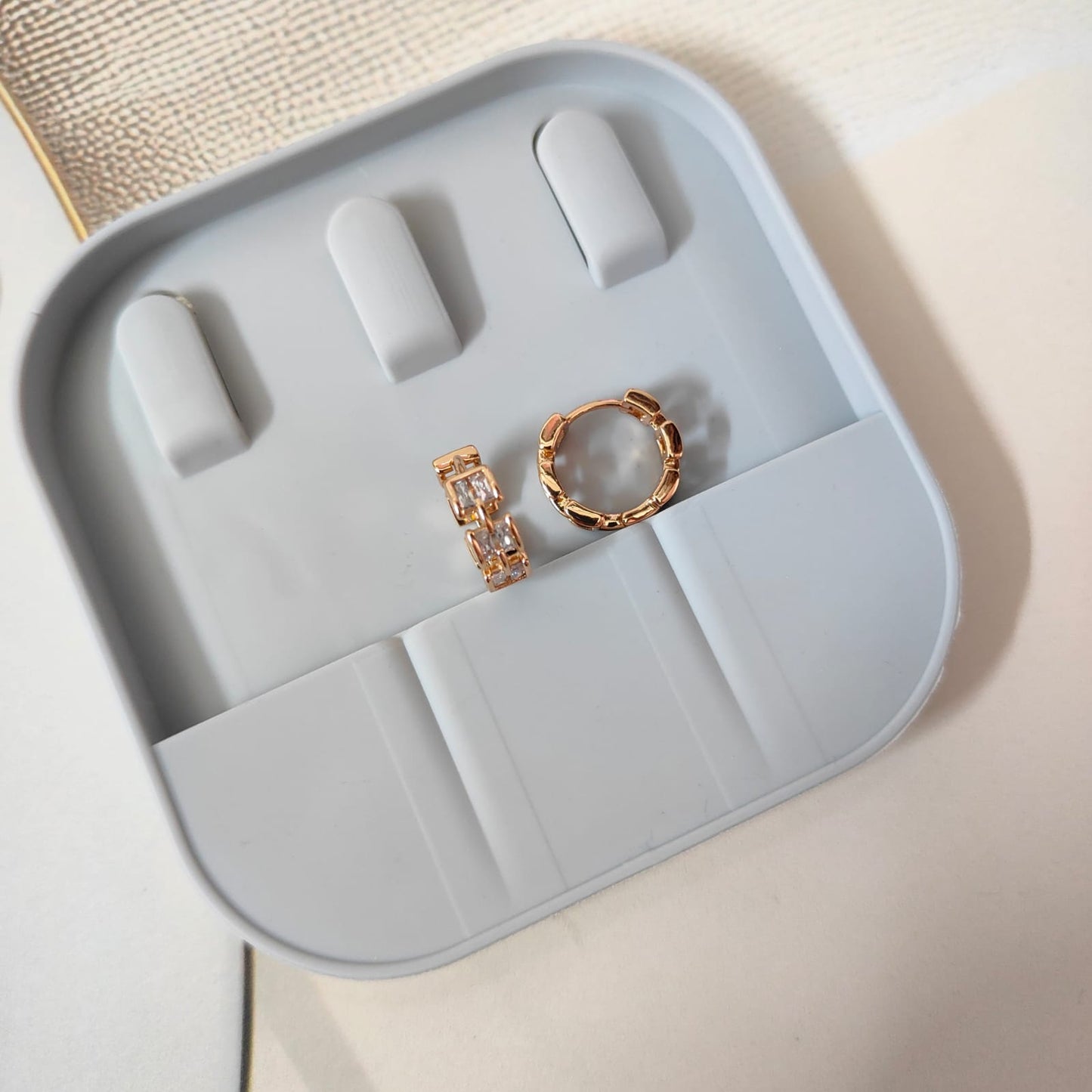 LINK CHAIN DIAMOND HOOPS