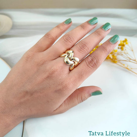 WAVY RING