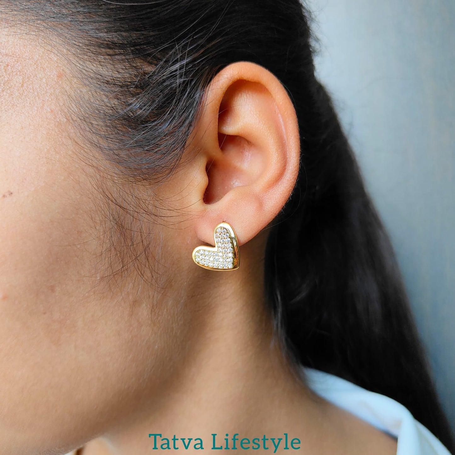 ELEGANT HEART STUD